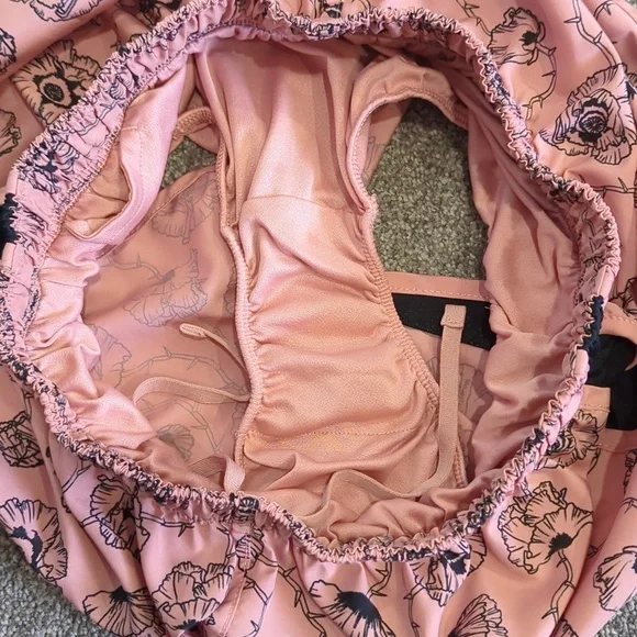 Nike Shorts with Roses - Picture 5 of 5